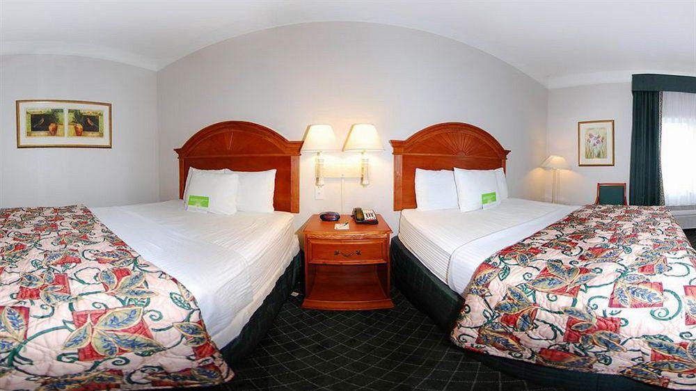 La Quinta By Wyndham San Antonio North Stone Oak Hotel Bagian luar foto