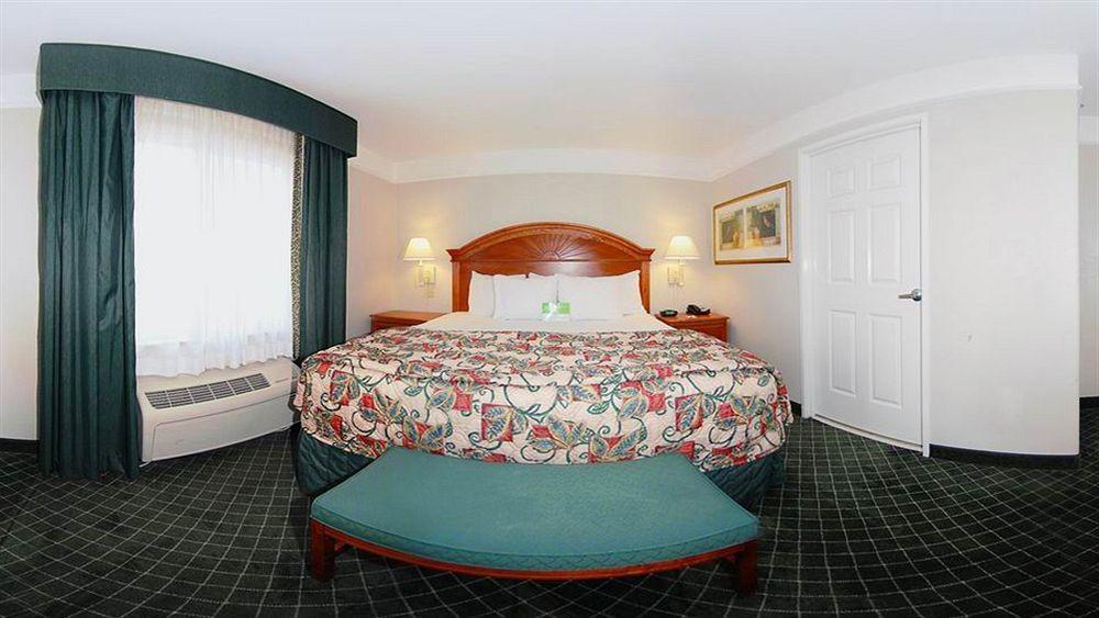 La Quinta By Wyndham San Antonio North Stone Oak Hotel Bagian luar foto